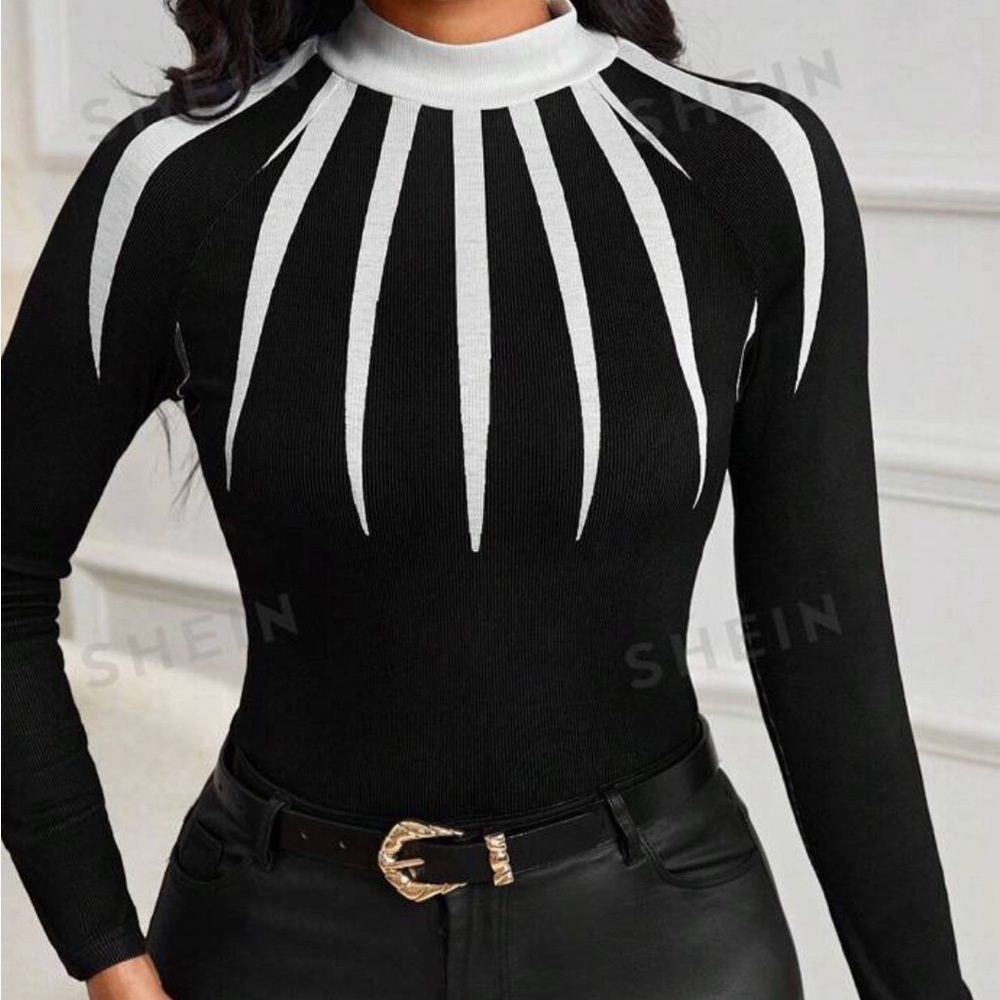 Women’s Stand Collar Black / White Geometric Print Long Sleeve Floral T- Shirt